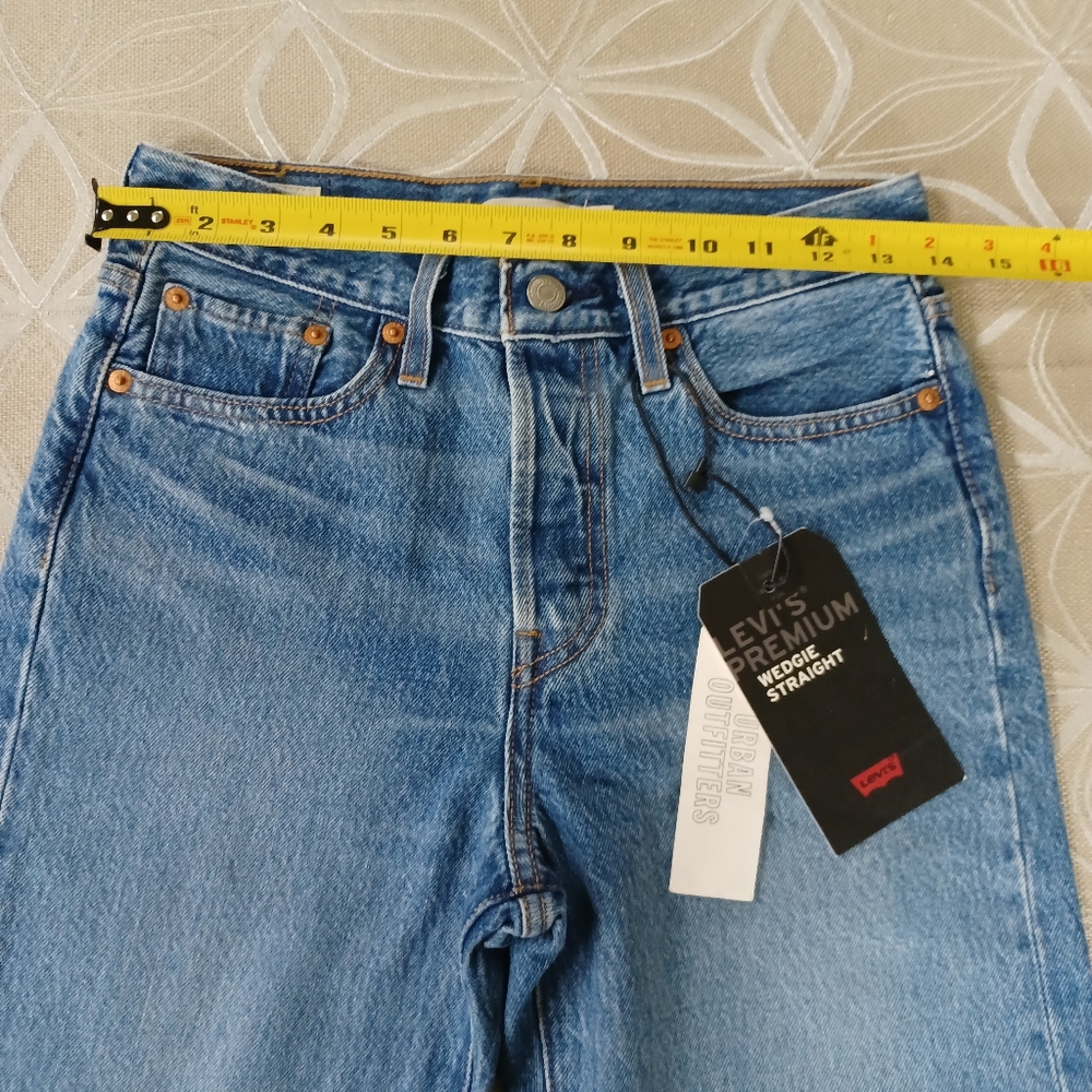 Levi's Premium Wedgie Straight Denim - Picture 6 of 15